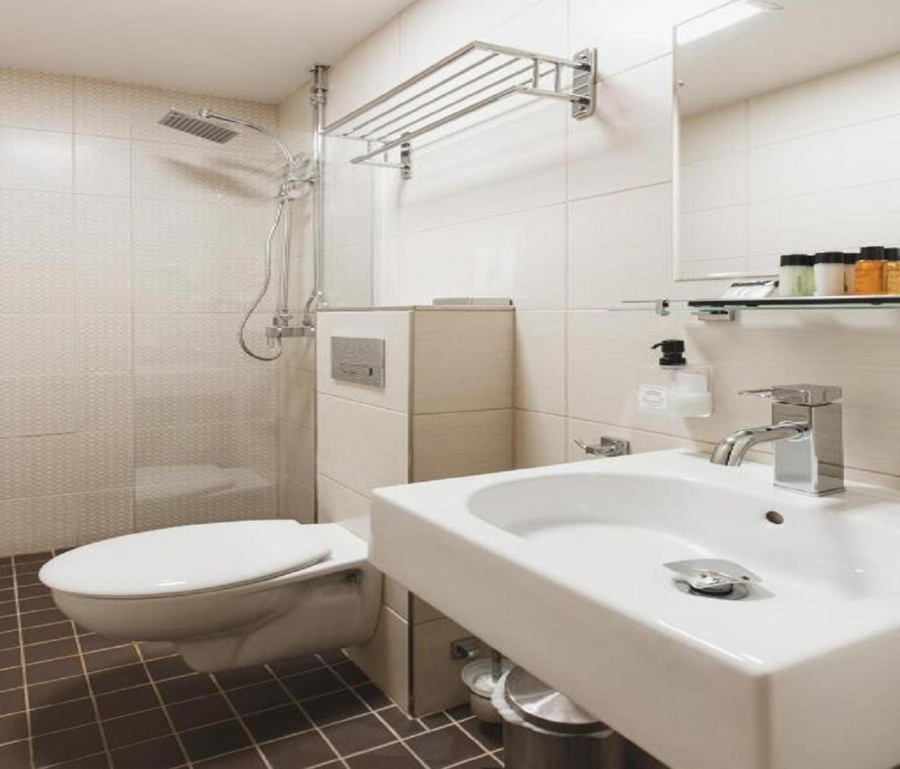 Hotel Plaza Grand Near Igi Airport ニューデリー エクステリア 写真
